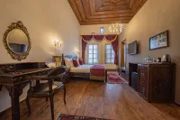 Four Mansions Hotel