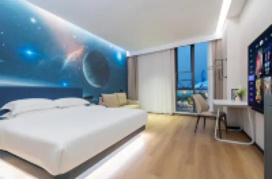 Kele S Hotel (Huaqiaocheng Fantasy Valley (Xiangyang East Railway Station Branch))