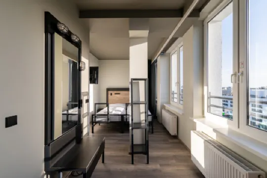 a&o Warszawa Wola Отели рядом с достопримечательностью «Castle Square»