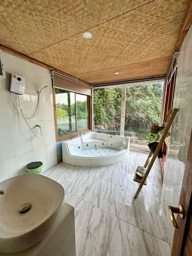 รูปภาพของกอดอุ่นริเวอร์แควรีสอร์ท