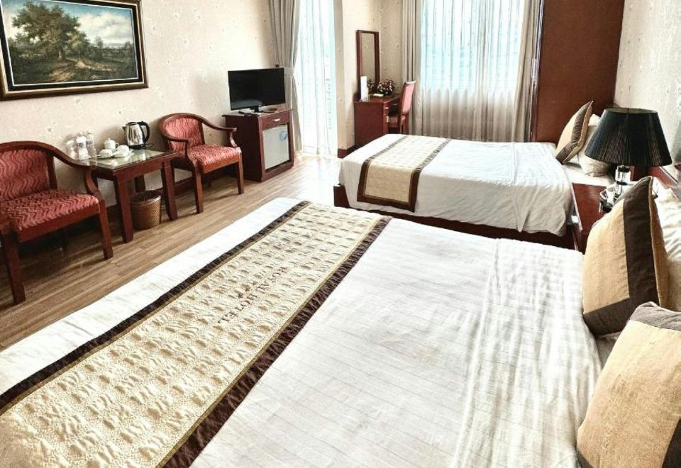 2. Royal Tu..