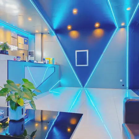 Half Sugar E-sports Hotel (Ji'an Railway Station) Отели в г. Цзиань