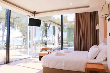 รูปภาพของMirror Mirror Hotel Cafe & Restaurant