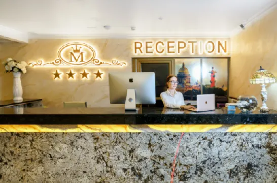 Men'k Kings Hotel Hotels near Ice Palace