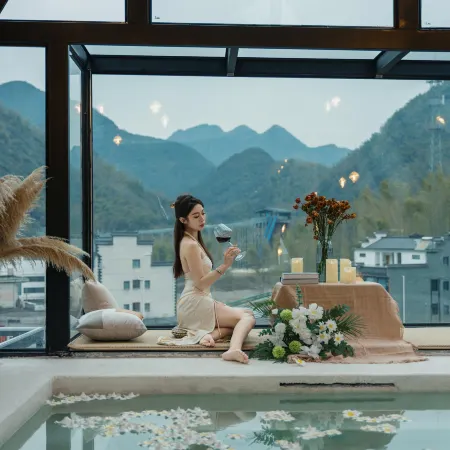 Floral Hotel·Qixili · Surround Mountain Stream & Private Hot Spring Designer Villa