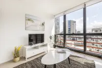 Kula Docklands Hotel dekat Jawbone Flora and Fauna Reserve