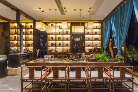 Floral Hotel·Huangshan shi’shangyisu hotel (Hongcun scenic area) Отели рядом с достопримечательностью «Yujianxiuli Water Town»