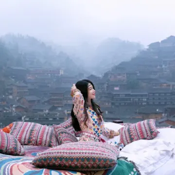 Xijiang Wants to stay in Light Luxury Hotel (Observation Deck Branch)