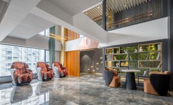 Waiting Hotel (Shanghai Xujiahui Branch)
