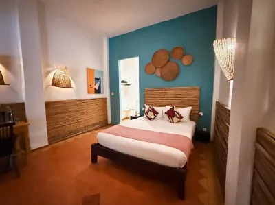 Maison 557 Отели в г. 