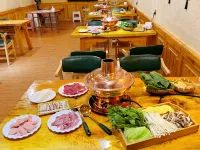 Danba yunshangzangjia Resdrt Hotel - Kitchen