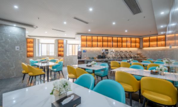 Chaoman Hotel (Foshan Qinghuiyuan Huagai Road Pedestrian Street)