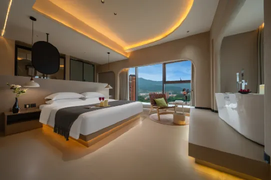 Travel Youth · L Designer Homestay