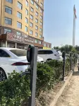 QIANNA HOTEL  (Sui County Beihu) - parking
