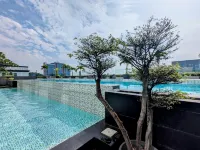 Grand Zuri Cikarang Jababeka - Rooftop Pools