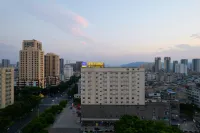 Yester Hotel (Yuxi Taobao Street Wanda Plaza) - 3-Star