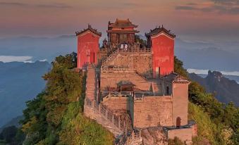 Runisuoyuan Smart Hotel (Wudang Mountain Scenic Area Ticket Office)