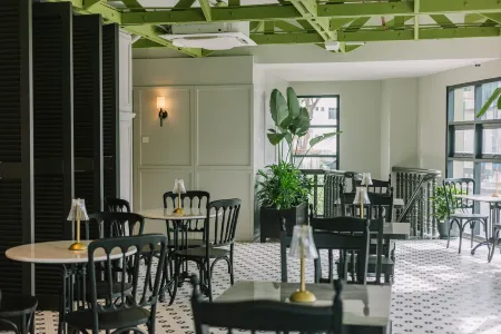 Legacy Hill Hotel Отели рядом с достопримечательностью «New Sarawak State Legislative Assembly Bldg»