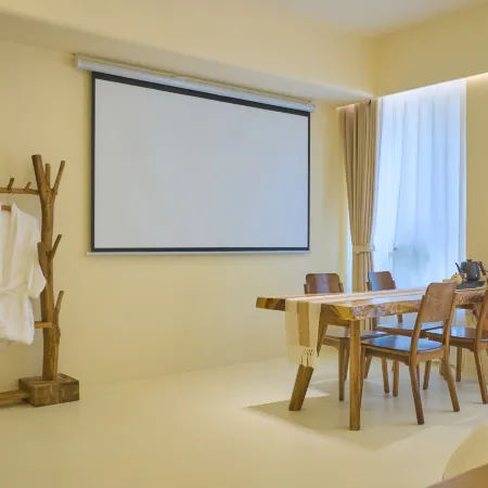 Heshige Grassland Art Boutique B&B