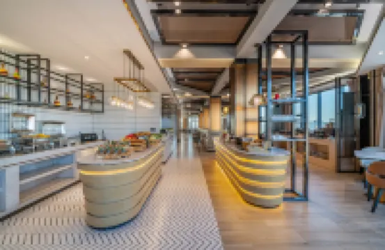 上饒站鳳凰中大道亞朵酒店