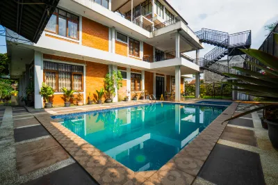 Puri Saras Syariah Hoteles en Gudangkahuripan