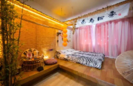 Zhenyu · Meet U Themed Cinema Homestay (Wanda Plaza Branch)