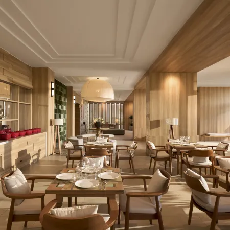 Signature Beachfront Hotel, a brand of Modern Village Lifestyle Отели рядом с достопримечательностью «Son Tra Penisula»