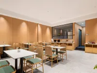 Yunju Light Luxury Hotel (Jiangmen Wanda Plaza Store) Hotels in Jiangmen
