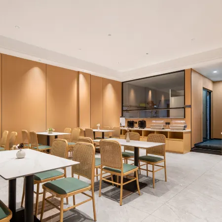 Yunju Light Luxury Hotel (Jiangmen Wanda Plaza Store)