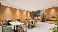 Yunju Light Luxury Hotel (Jiangmen Wanda Plaza Store)