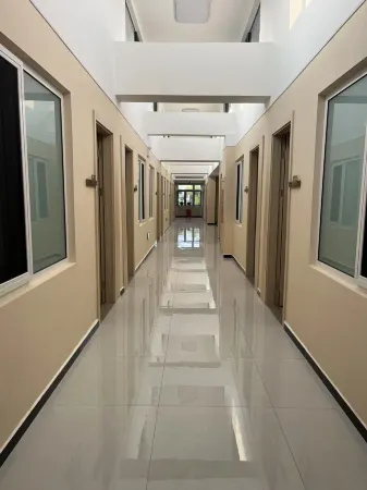 Huayi Hotel (Zhuozhou Railway Station) Отели рядом с достопримечательностью «Liao Dynasty Twin Towers»