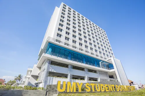 University Hotel UMY