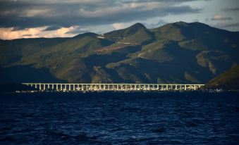 Qihaiban· Sunset Mountains & Seas| Xanadu Villa Erhai Scenic Accommodation