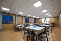 CLOUD HOTEL - Business