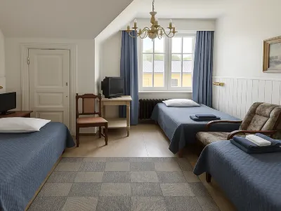 Senate Hotel Hotels in 