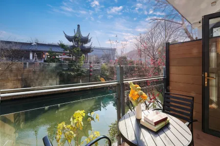 Shui Shang Lou Hotel (Nanjing Confucius Temple Old Gate East Branch) Отели рядом с достопримечательностью «Jiangsu Second Normal University»