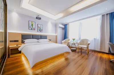 龍巖市咖啡公式酒店（龍巖萬寶廣場動車站店） 鄰近龍巖體育中心東區-體育場的酒店