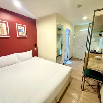 Klean Residence Hotel Hotels near Khlong Bang Luang Floating Market