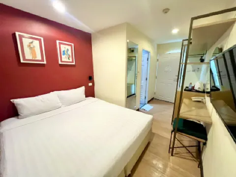 Klean Residence Hotel Hotels near The Tempo Grand Wutthakat