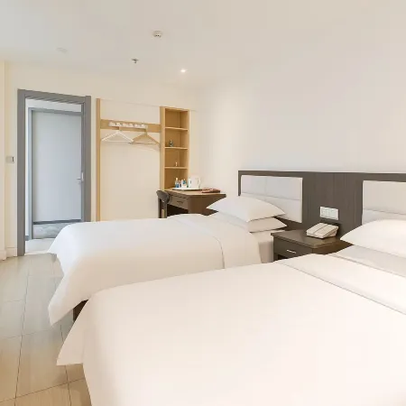 Homeinn Paibaiyun Hotel (Tianshan Tianchi Fukang Old Bus Station Branch)