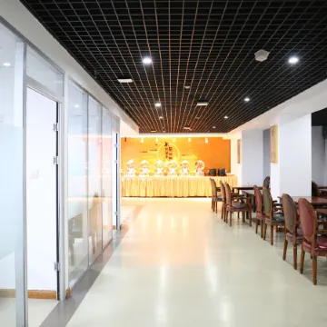 Harbin Zhenning Hotel (Central Street Subway Station Sophia Church Branch)