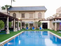 Luxe Avenue Hotel Hotels near Shisha Lounge