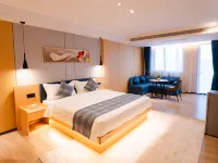 ELLIE HOTEL Hotels near កសិដ្ឋាន អមរៈ