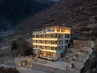 Siguniang Mountain • Panoramic Snow View • Oxygen • Peace of Mind 샤오진 호텔