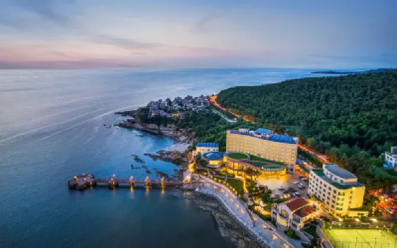 Golden Bay Hotel Hotels in 