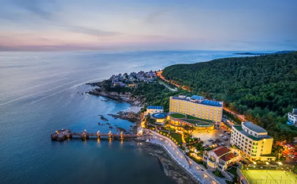 Golden Bay Hotel