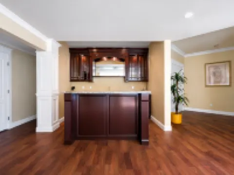 Vancouver Red House 大温哥華酒店