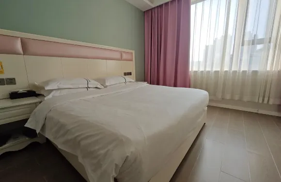 大英河畔假日酒店