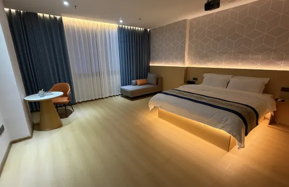 天天酒店（博白寶中寶廣場文化路店）