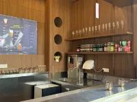 Cloud Retreat Half An Ocean Hotel - bar